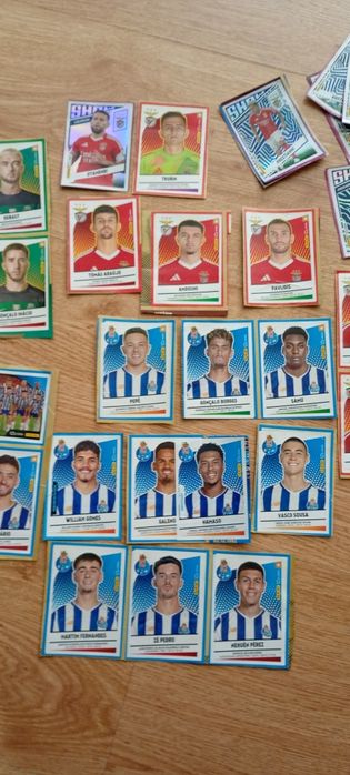 Cadernetas e Cromos Futebol e Pokémon