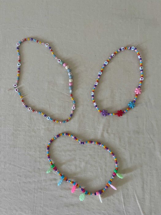 Colares de missangas coloridas para criança – 3 unidades