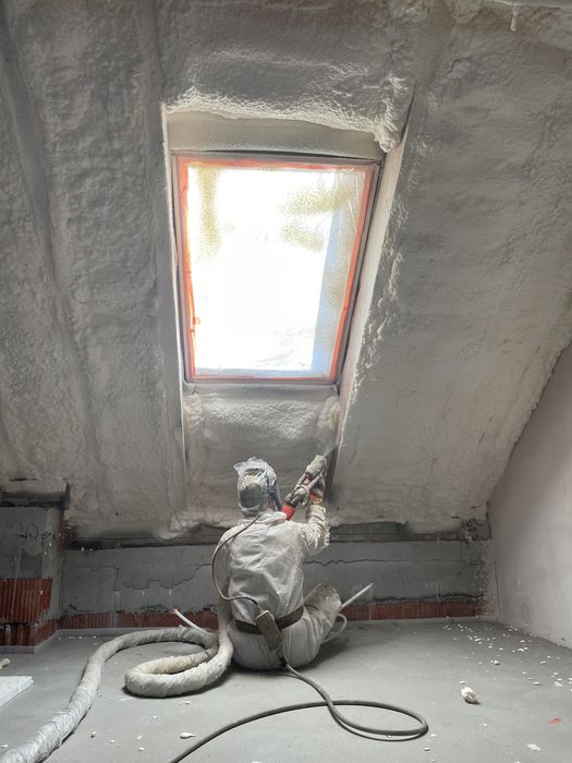 Ocieplenie dachu pianką Docieplenia Izolacja poddasza cały ŚLĄSK