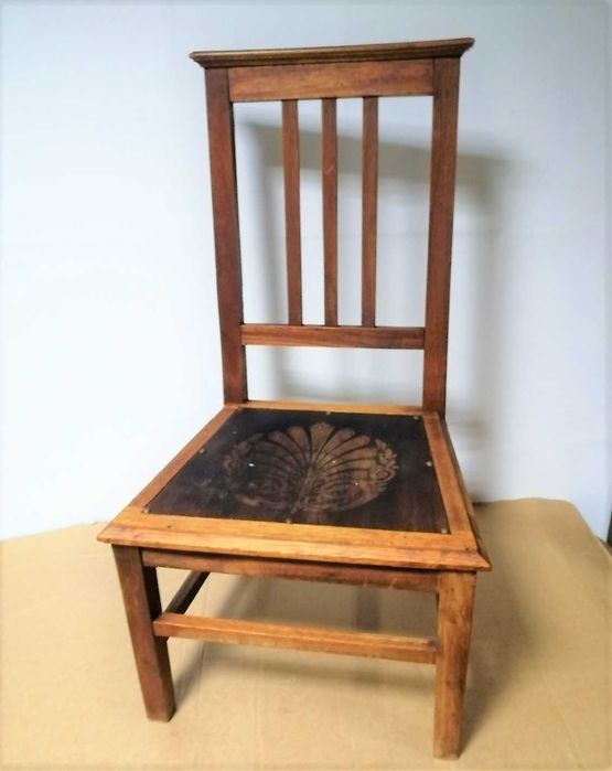 Cadeira baixa de lareira ou costura