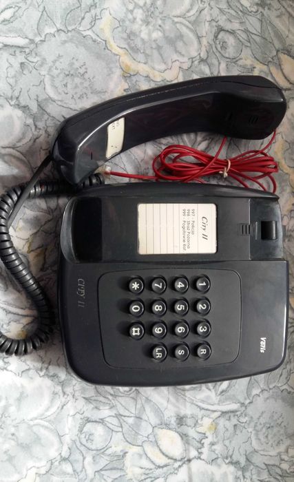 Telefon stacjonarny VERIS City II przewodowy.