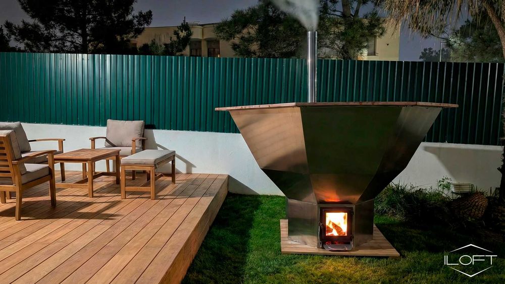 Hot tub "BJÖRN". Uma única banheira de imersão exterior aquecida. SPA.