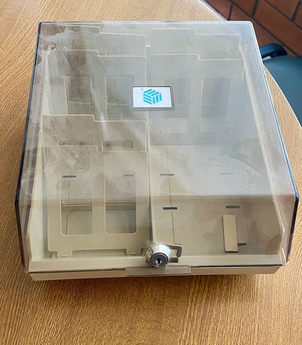 Caixas de arrumação de disquetes