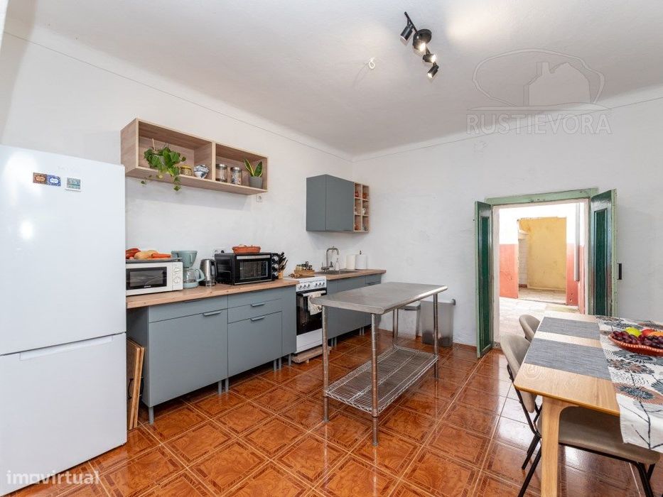 Moradia T2 em Cabeção com terraço