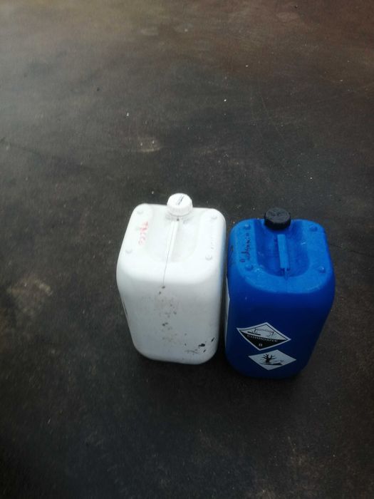 Bidões de 120 litros