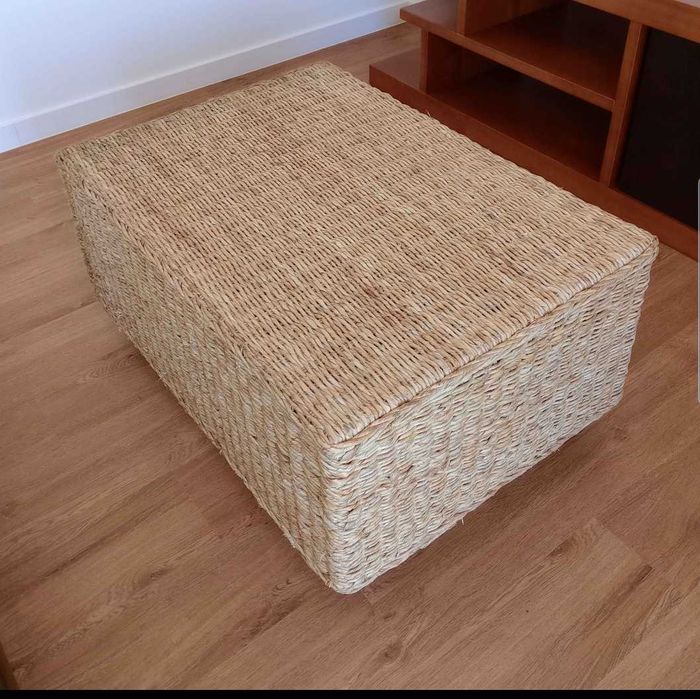 Mesa de centro em fibra natural