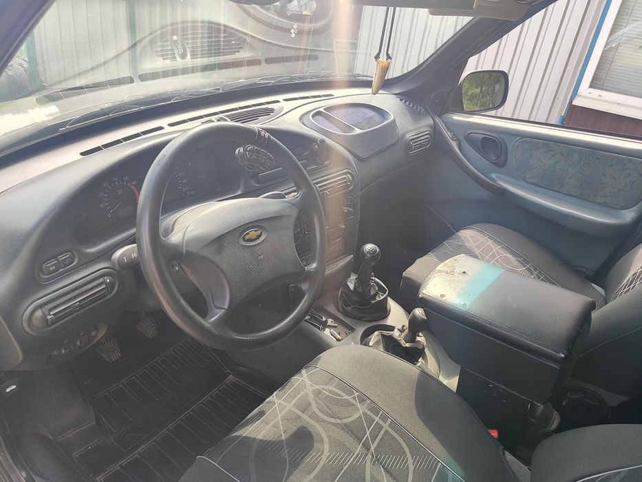 Chevrolet Niva 2004