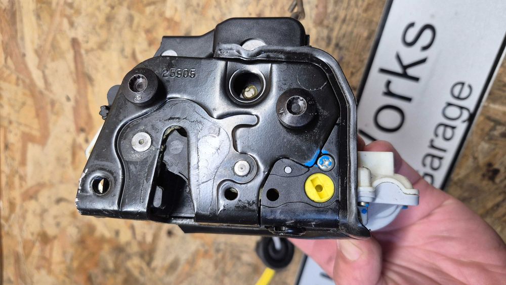 Fechadura Porta Traseira Esquerda Audi A4 B6 B7 A3 8P A6 C6 R8 Seat Exeo 8E0837015AA