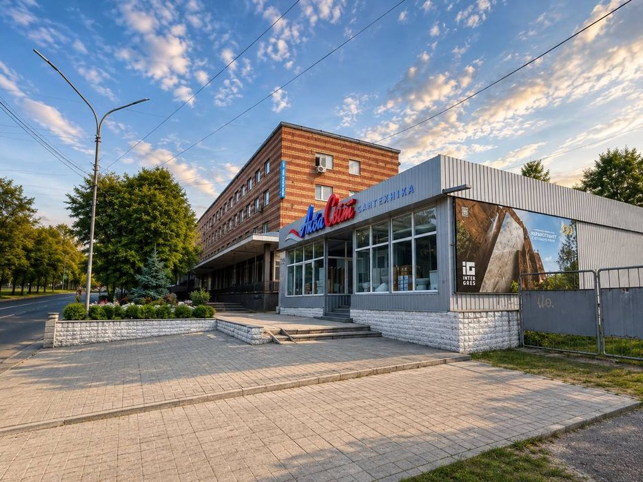 ПРОДАЖ ОКРЕМО РОЗТАШОВАНИЙ БУДІВЛІ  центрі головного проспекту Олександрії