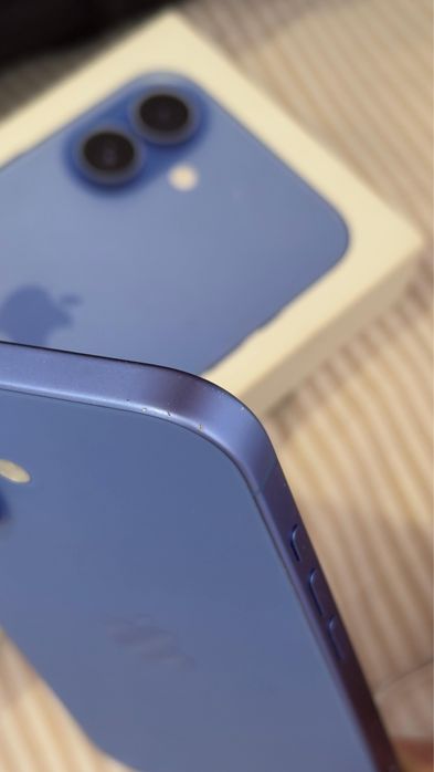 Iphone 16 128GB Ultramarino