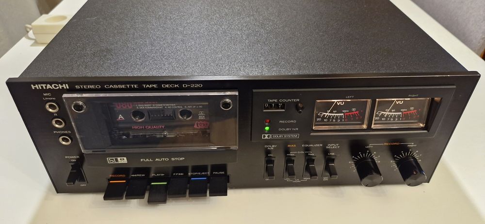 Magnetofon deck Hitachi D220