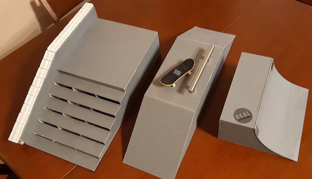 Zestaw 3 dużych ramp fingerboard + nowa deska gratis, skatepark