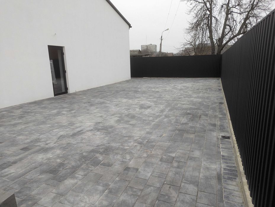 Комерційне приміщення на вул. Миколи Сціборського 33, площа 410 кв.м