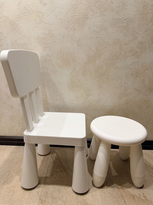 Стільчик ІКЕА стан ідеальний зі спинкою