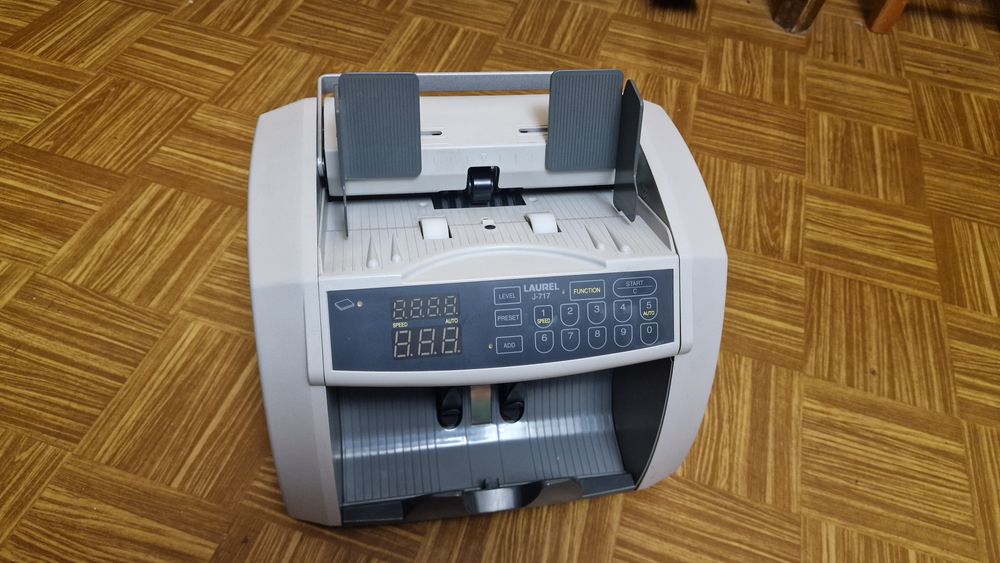 Liczarka banknotów Laurel J-717