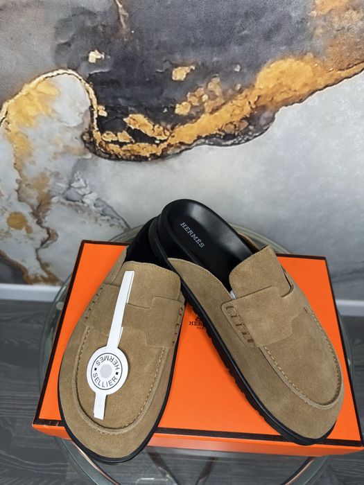 Тапочки шлепанці туфлі