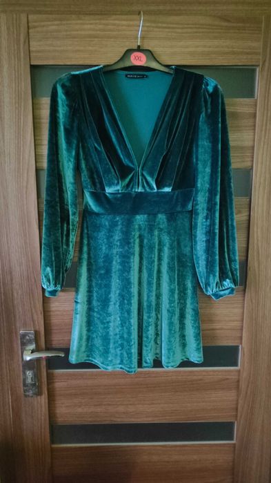 Welurowa sukienka mohito Xs