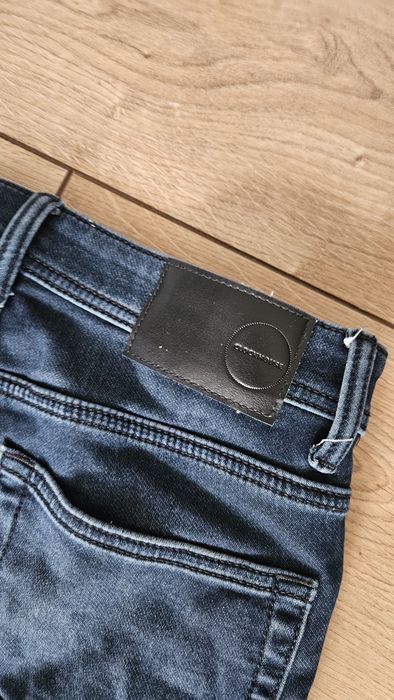 Spodnie 28/32 Slim fit C&A