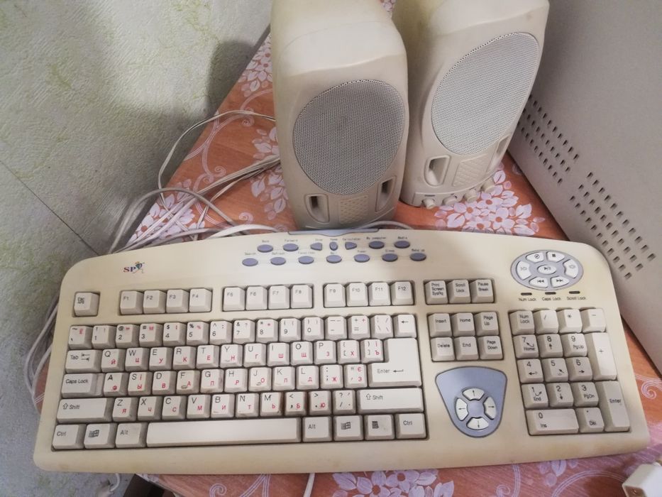 Клавіатура і колонки б у