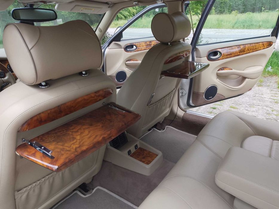 Jaguar Vanden Plas V8 Long 2003. Królewskim klasykiem do ślubu.