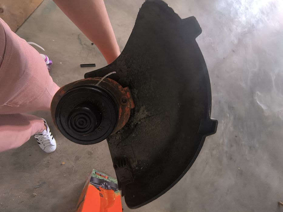 Título: Corta relvas / Aparador de relva Black+Decker 350W