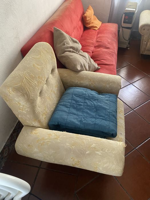 Vendo sofas, maquina de lavar a loiça e cama