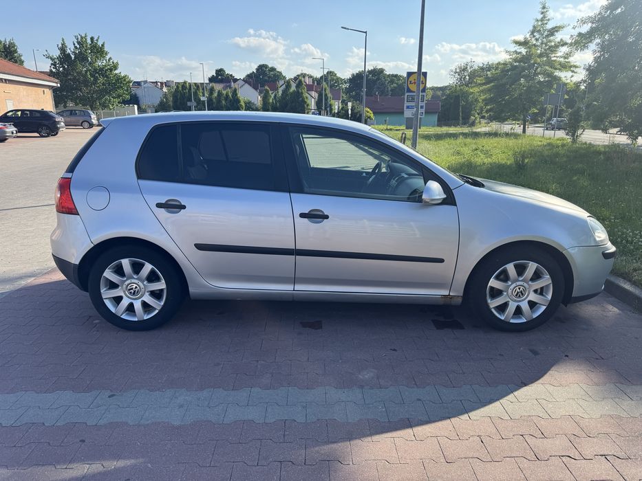 Volkswagen Golf V 1.9 TDI BKC 105 KM