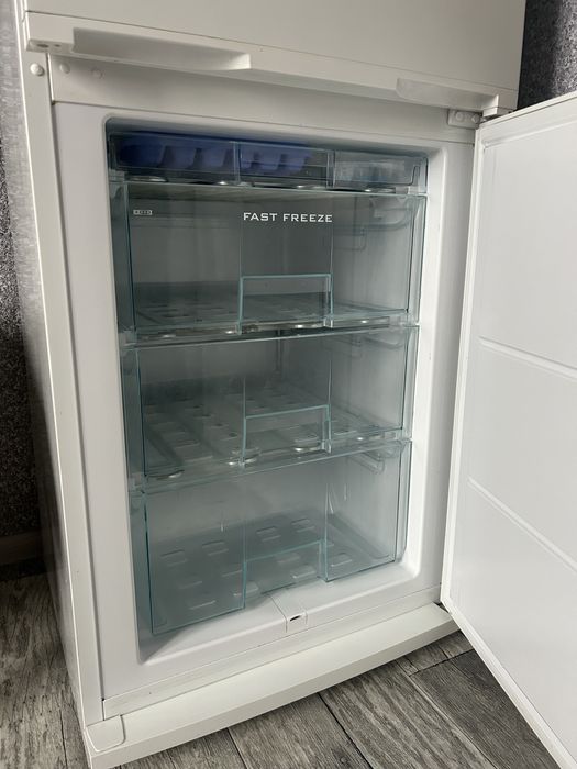 Холодильник snaige