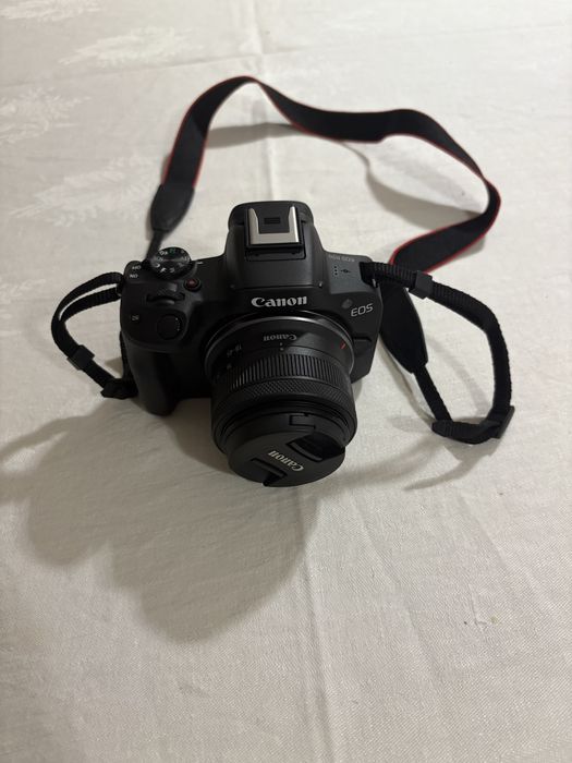 Canon EOS R50 + objetiva RF-S 18-45 mm — como nova (usada 2x)