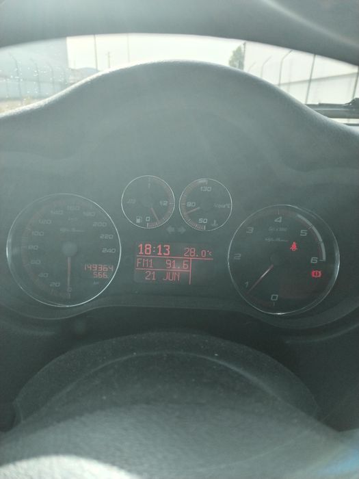 Alfa Romeo 147 TI 1.9 JtdM  versão rara estimado e só 149 Mil kilometros
