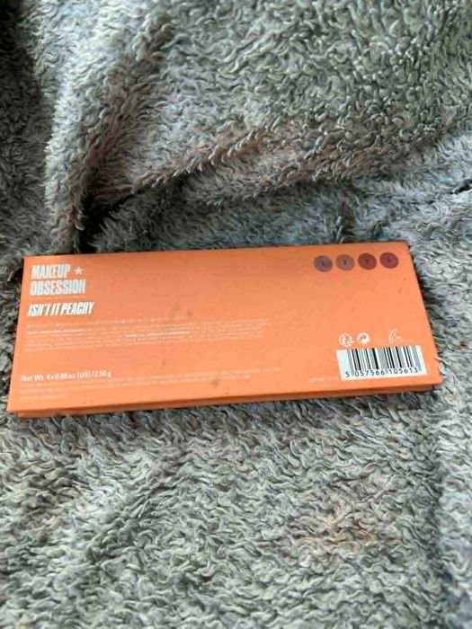 Paletka róży Makeup Obsession Isn't it Peachy