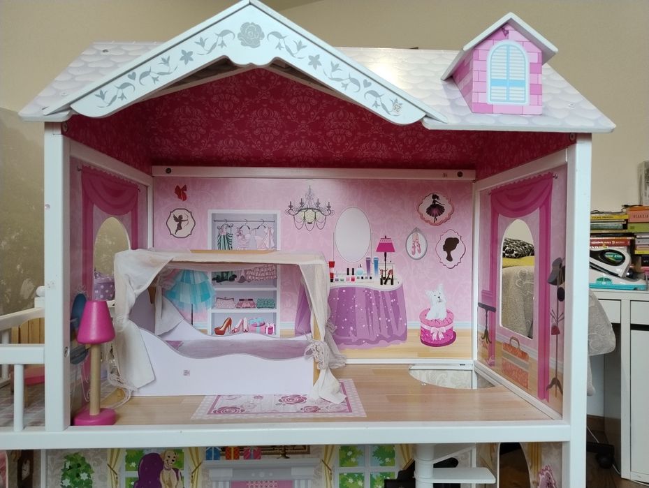 Sprzedam duży domek dla lalek używany odbiór w Mrowinie lub Gnieźnie