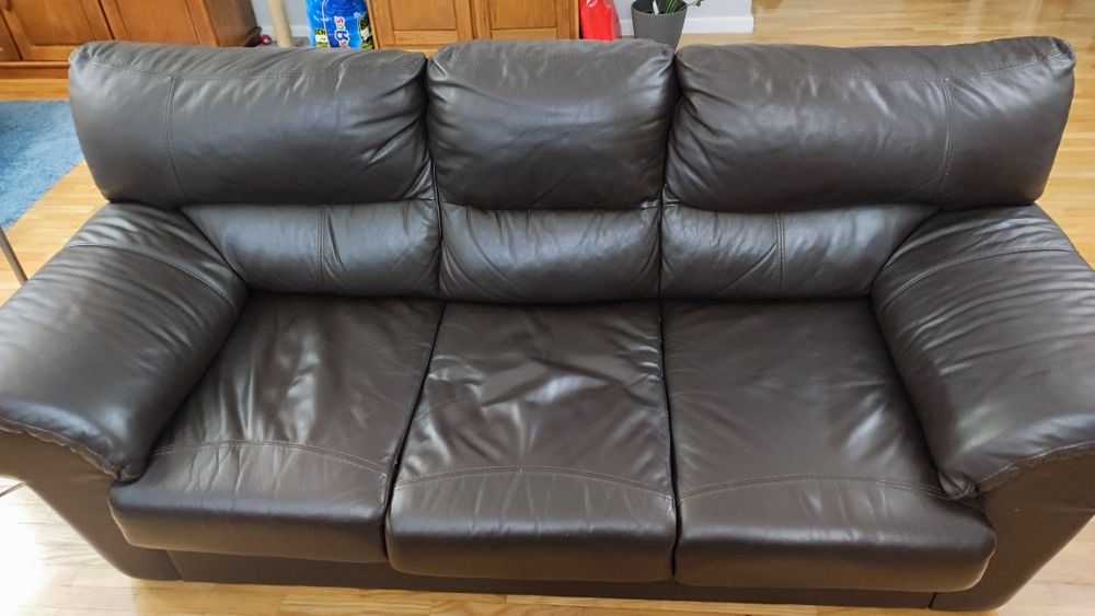 Sofás em pele cor chocolate