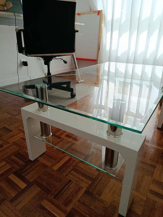 Mesa de apoio em vidro