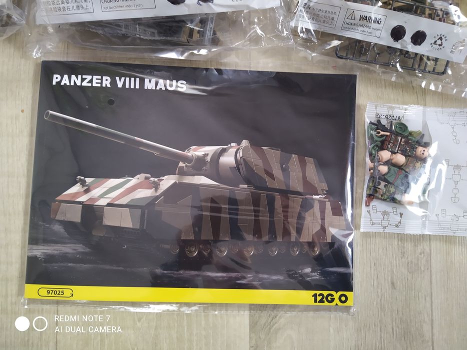 Лего танка Panzer VIII Maus все як на фото