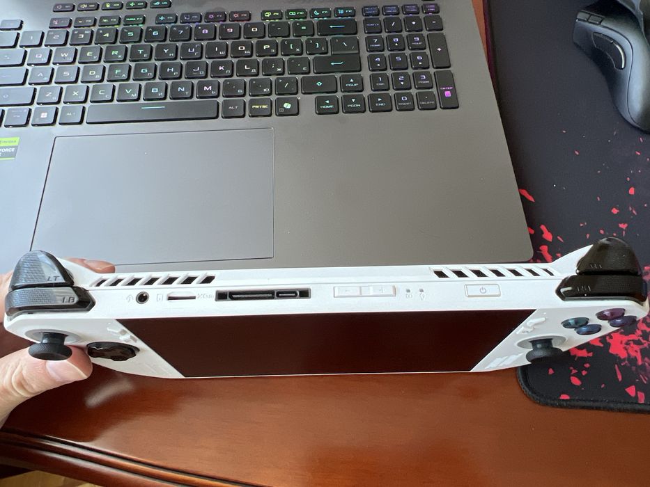 Консоль в ідеальному стані ASUS ROG