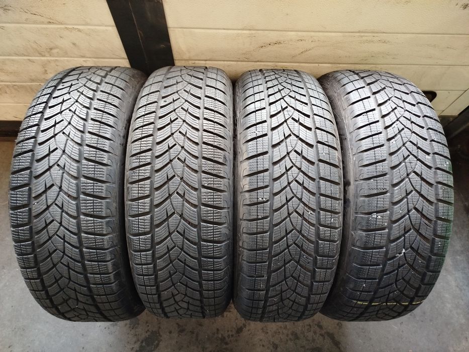 Opony zimowe Goodyear 225/65R17