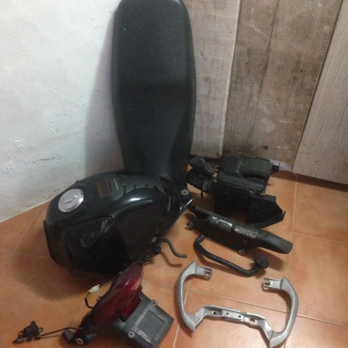 NX400, YBR125, Vespa 50 Xls/PK/FL2, Suzuki TU