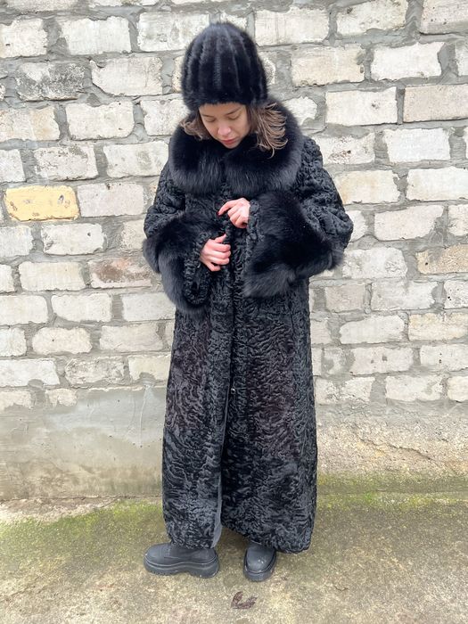Шуба з натурального хутра вінтаж каракуль