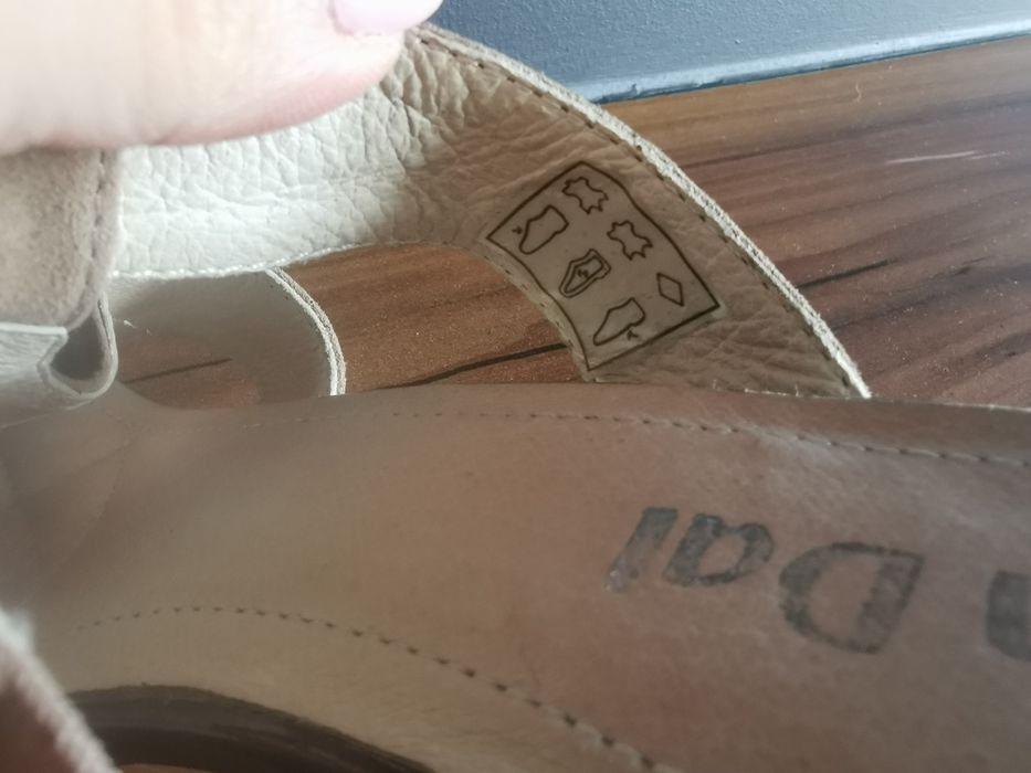 Van dal klapki na koturnie skóra naturalna 37/38
