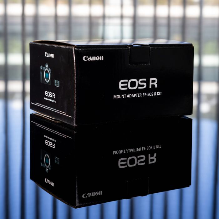 Canon EOS R - Corpo - Sensor Full Frame de 30,3 MP