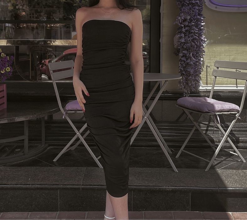 Вечірня сукня, довжина міді в чорному кольорі