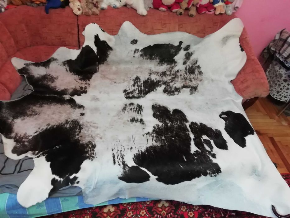 Килим натуральний в вітальню Шкіра корови