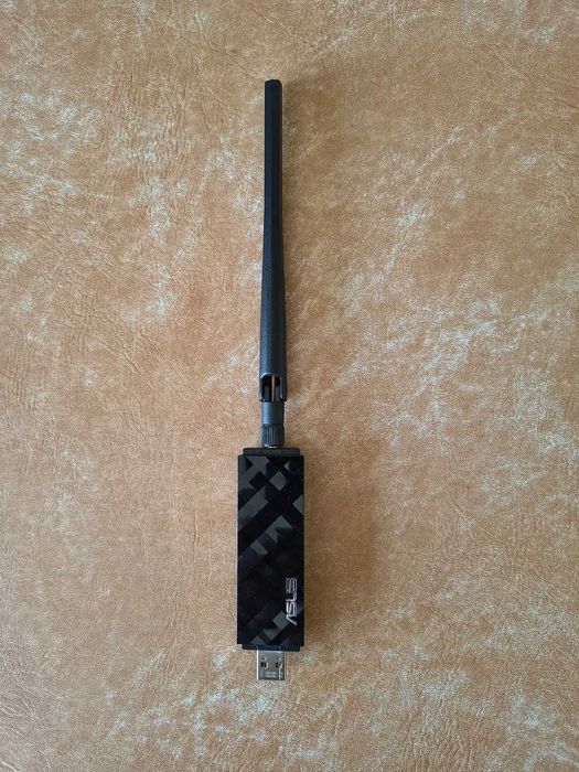 Adaptador Wi-Fi USB ASUS USB-AC56 AC1300 Dual-Band + Base