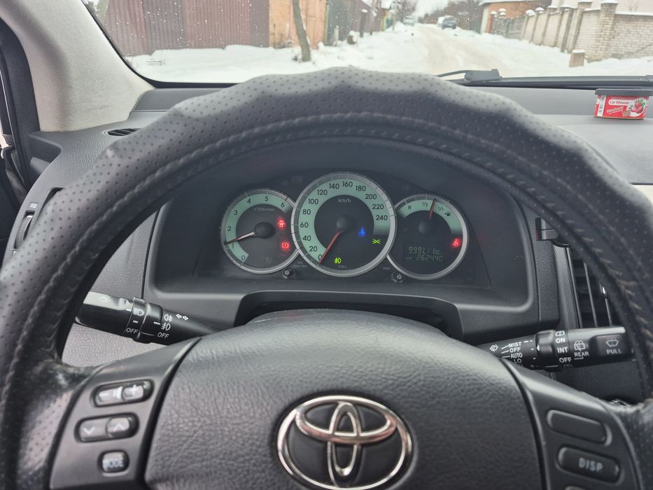 Toyota Corolla Verso 2.2 максимальна комплектація