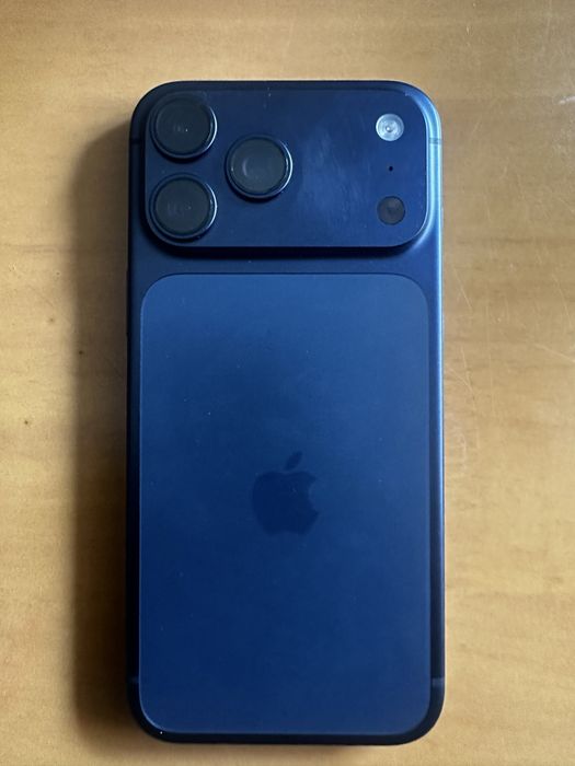 iPhone 17 Pro Max 256 GB Titânio Preto – Estado Novo