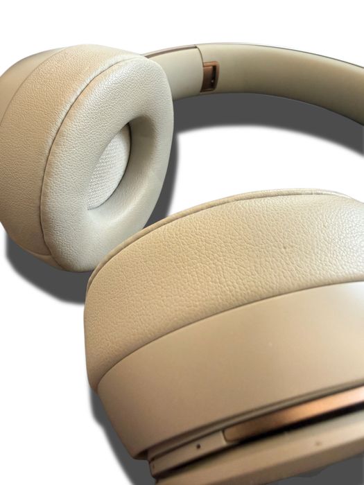 Beats Solo Pro – Ivory/Gold | Muito Bom Estado