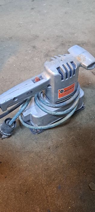 Szlifierka oscylacyjna black&decker