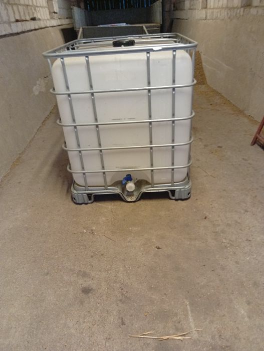 Mauzer 1000 l Czysty