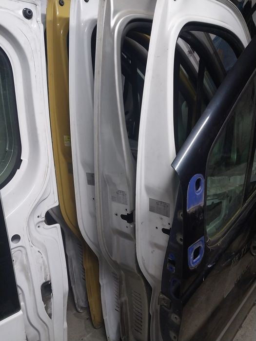 Двері рено трафік опель віваро